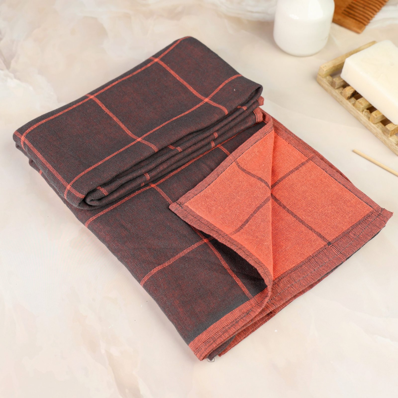 ZAHYA 100% Cotton Zero Twist Double Face Bath Towel - Red & Black